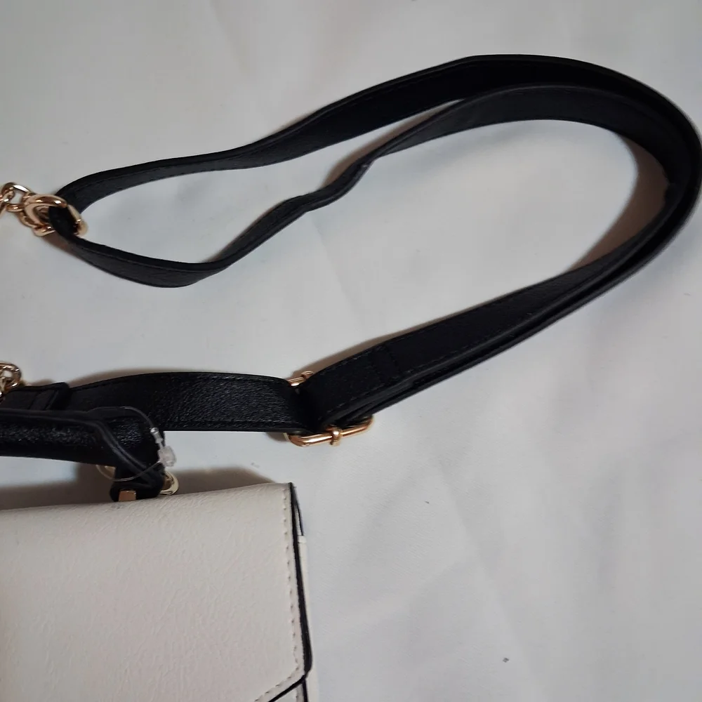 Harry Potter Hogwarts Letter Crossbody‎ Bag Cream Envelope Style Chain Strap